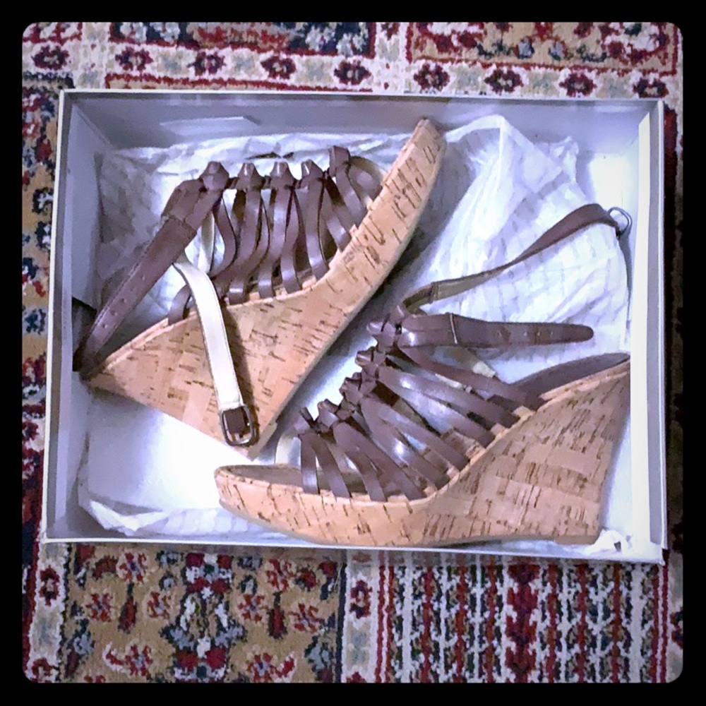 MARC FISHER Dark Brown Leather 61/2M